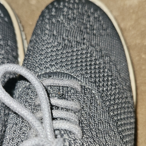 Steve Madden Gray Sneakers with Knit Upper and White Sole - Picture 4 of 6